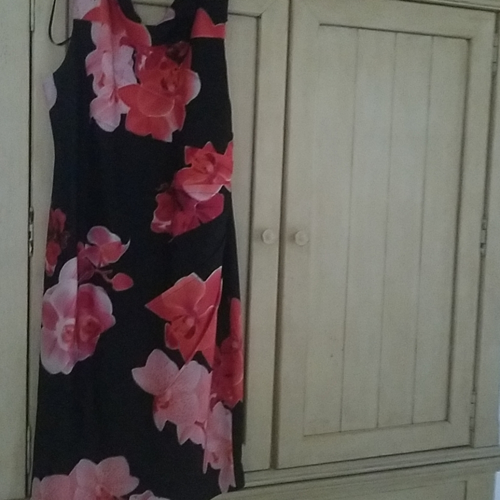 Sleeveless dress